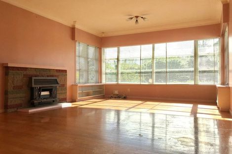 Photo of property in 28 Archibald Road, Kelston, Auckland, 0602