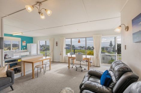 Photo of property in 12 Beach Road, Porangahau, 4293