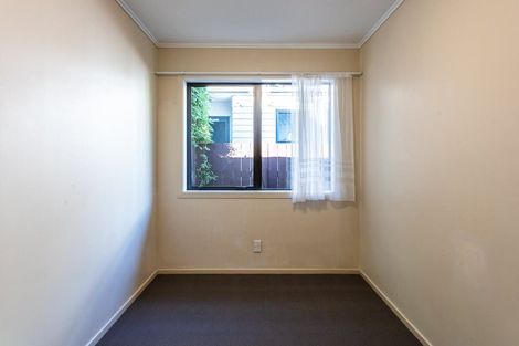 Photo of property in 2/2 Frost Road, Mount Roskill, Auckland, 1041
