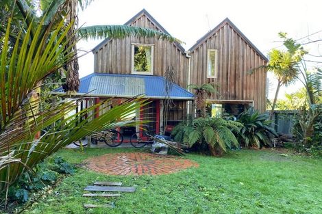 Photo of property in 12 Pahia Street, Roseneath, Wellington, 6021