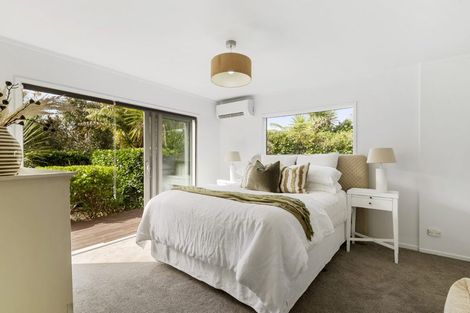 Photo of property in 11 City View Terrace, Birkenhead, Auckland, 0626