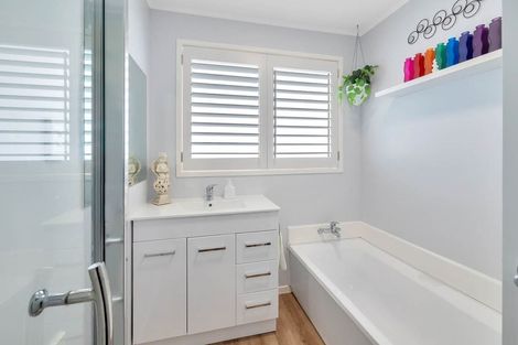 Photo of property in 9 Urlich Drive, Ranui, Auckland, 0612