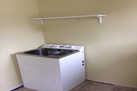 Photo of property in 1/38 Woodside Avenue, Northcote, Auckland, 0627