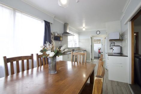 Photo of property in 15 Barrett Road, Whalers Gate, New Plymouth, 4310