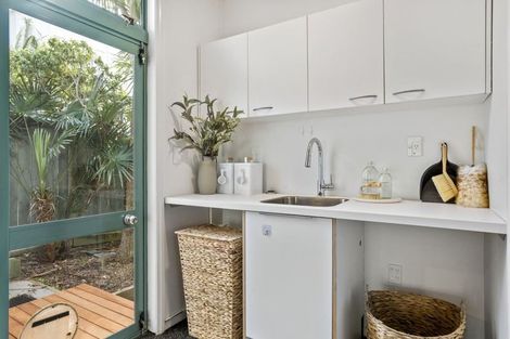 Photo of property in 2/61 Beresford Street, Bayswater, Auckland, 0622