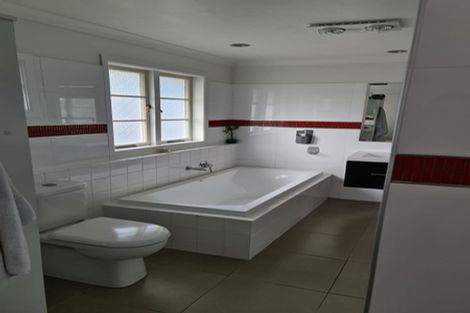 Photo of property in 9 Holden Avenue, Forest Lake, Hamilton, 3200