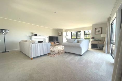 Photo of property in 10b Beach Road, Castor Bay, Auckland, 0620