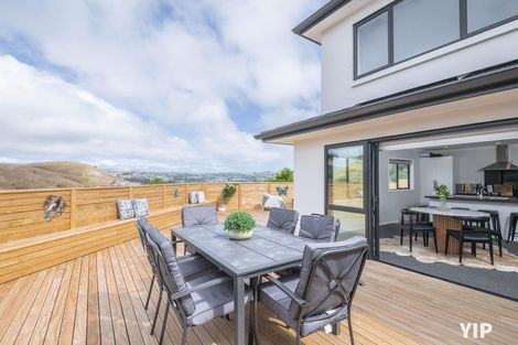 Photo of property in 130 Amesbury Drive, Churton Park, Wellington, 6037