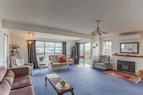 Photo of property in 11 Woburn Street, Waipukurau, 4200