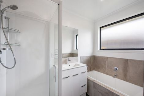 Photo of property in 19 Tahuna Minhinnick Drive, Glenbrook, Waiuku, 2681