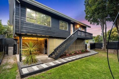 Photo of property in 15a Bridge Avenue, Te Atatu South, Auckland, 0610