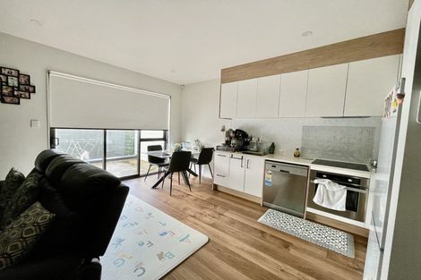 Photo of property in 38 Korokio Lane, Henderson, Auckland, 0612