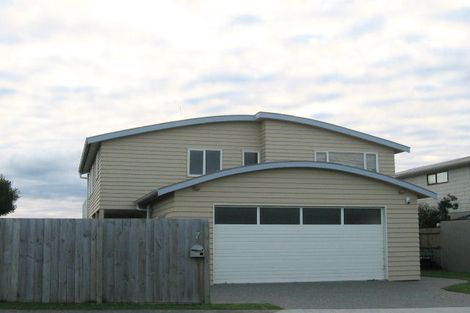 Photo of property in 7 Moana Street, Otaki Beach, Otaki, 5512