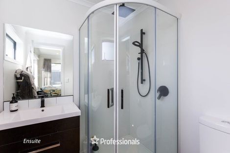 Photo of property in 18 Castletown Street, Wallaceville, Upper Hutt, 5018