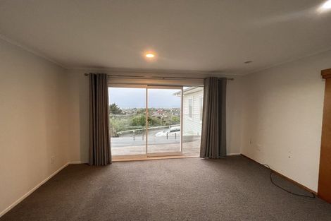 Photo of property in 752 East Coast Road, Pinehill, Auckland, 0630