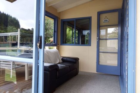 Photo of property in 16 Field Terrace, Okiwi Bay, 7193