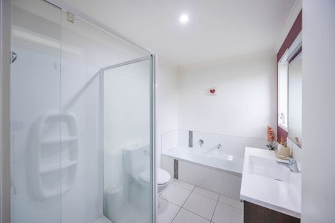 Photo of property in 20 Edgeview Crescent, Fitzroy, Hamilton, 3206