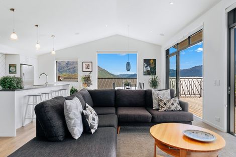 Photo of property in 7 Mckellar Drive, Jacks Point, Queenstown, 9371