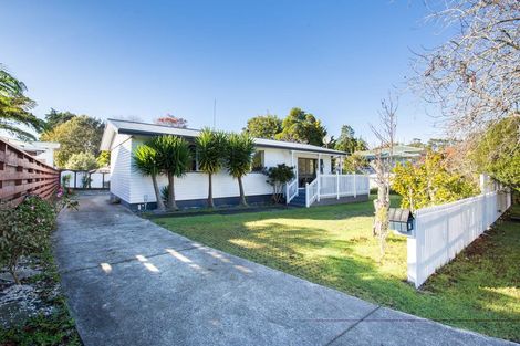 Photo of property in 53 Blakeborough Drive, Forrest Hill, Auckland, 0620