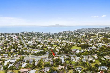 Photo of property in 105 Browns Bay Road, Browns Bay, Auckland, 0630