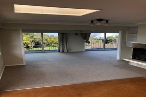 Photo of property in 15 Ellesmere Crescent, Pakuranga Heights, Auckland, 2010