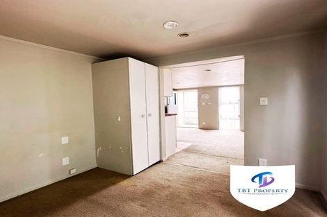 Photo of property in 1/41 Challen Close, Conifer Grove, Takanini, 2112