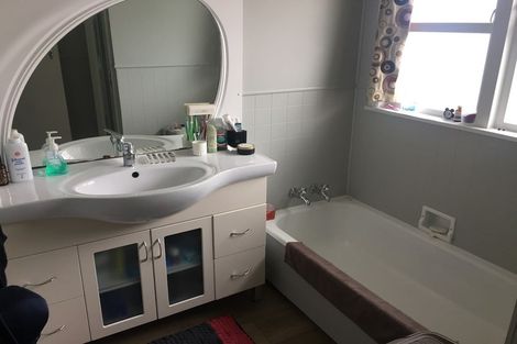 Photo of property in 15 Kirton Crescent, Manurewa, Auckland, 2102