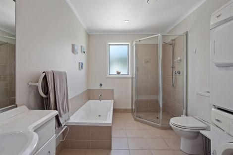 Photo of property in White Isle Apartments, 13/23 Quay Street, Whakatane, 3120