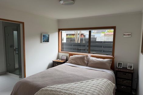 Photo of property in 1/30 Hyde Road, Rothesay Bay, Auckland, 0630