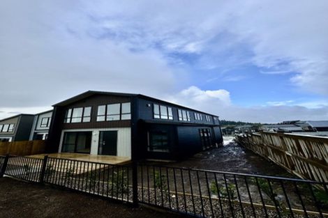 Photo of property in 17 Makenu Crescent, Wainui, 0992