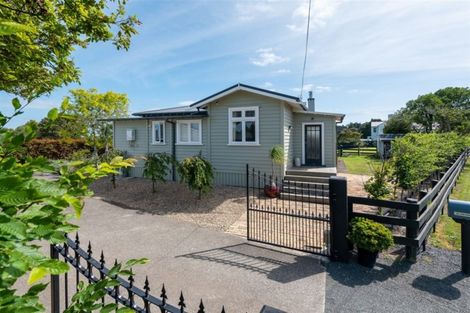 Photo of property in 17 Griggs Road, Whitford, Howick, 2571