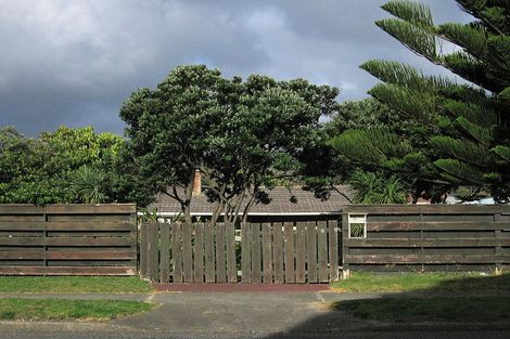 Photo of property in 120 Tutere Street, Waikanae Beach, Waikanae, 5036