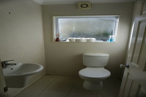 Photo of property in 2/13 Markham Place, Bucklands Beach, Auckland, 2012