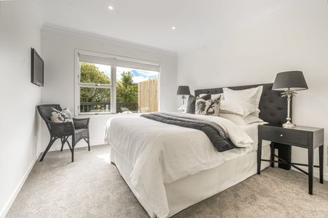 Photo of property in 2/29 Pupuke Road, Takapuna, Auckland, 0622