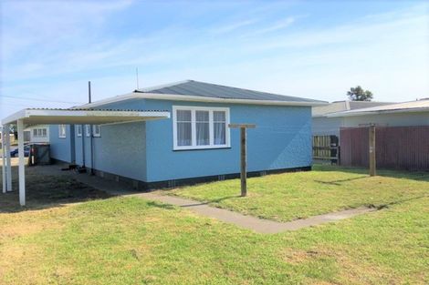 Photo of property in 14 Omori Place, Castlecliff, Whanganui, 4501
