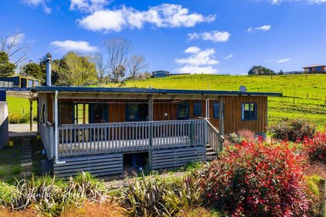 Photo of property in 32 Nikau Lane, Maungaturoto, 0520