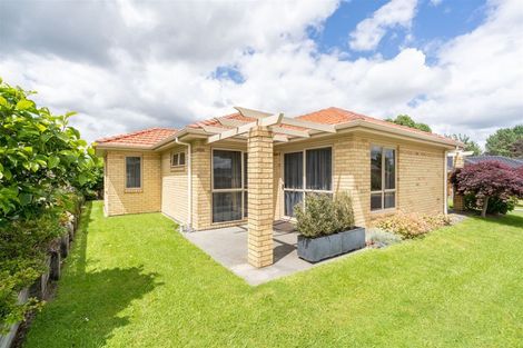 Photo of property in 12 Sovereign Isle Lane, Rototuna, Hamilton, 3210