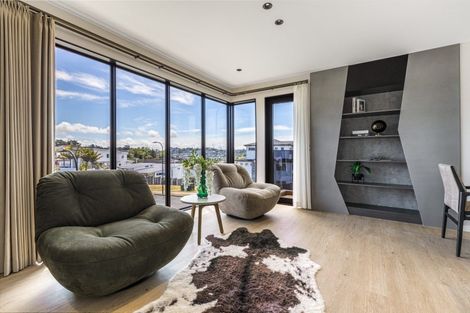 Photo of property in 38 Fernhill Way, Oteha, Auckland, 0632