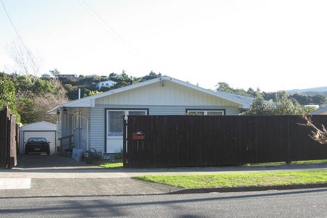 Photo of property in 72 Thomas Street, Stokes Valley, Lower Hutt, 5019
