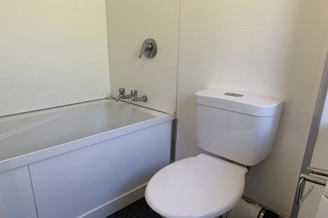 Photo of property in Milford Court Flats, 12/515a Adelaide Road, Berhampore, Wellington, 6023