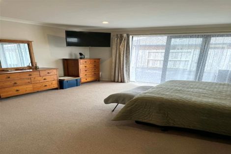 Photo of property in 42 Peter Hall Drive, Kelvin Grove, Palmerston North, 4414