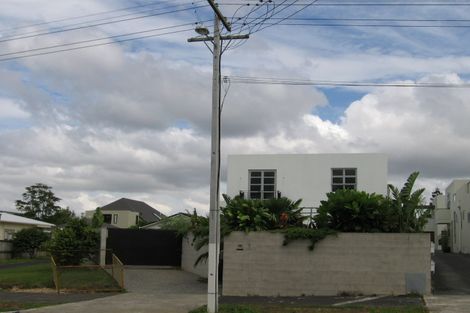 Photo of property in 55 Wainui Avenue, Point Chevalier, Auckland, 1022