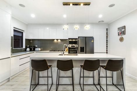 Photo of property in 76 Drumbuoy Drive, Flat Bush, Auckland, 2019