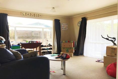 Photo of property in 11 Woodvale Road, Glen Eden, Auckland, 0602