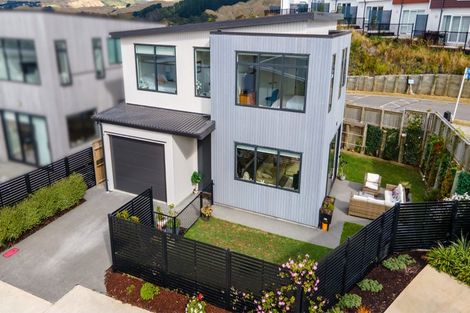 Photo of property in 2 Skysail Lane, Whitby, Porirua, 5024