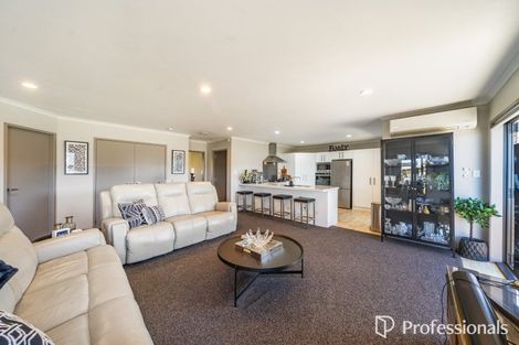 Photo of property in 35 Percy Kinsman Crescent, Riverstone Terraces, Upper Hutt, 5018