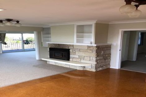 Photo of property in 15 Ellesmere Crescent, Pakuranga Heights, Auckland, 2010