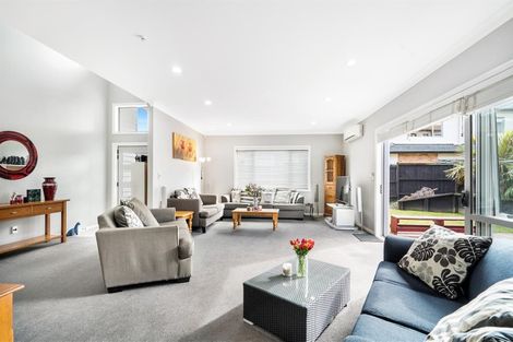 Photo of property in 12 Dunoon Close, Flat Bush, Auckland, 2016