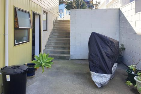 Photo of property in 7 Twomey Grove, Houghton Bay, Wellington, 6023