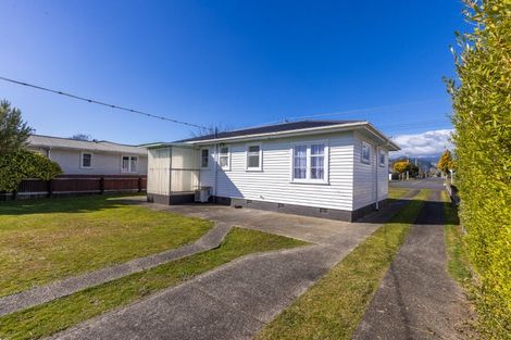 Photo of property in 11 Bartholomew Road, Levin, 5510